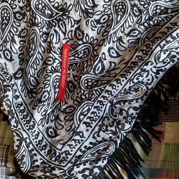 Silk fringed scarf - Picture 2 of 3